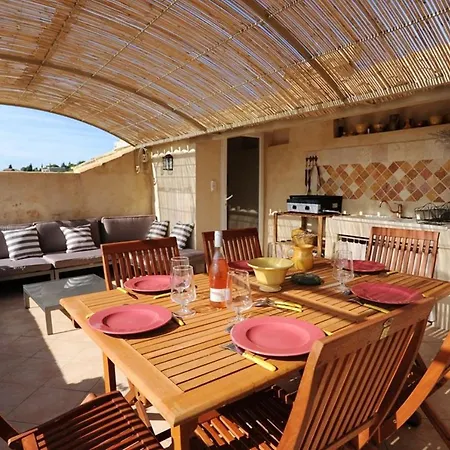Maison Confortable A Villeneuve-les-avignon, Plancha Incluse *