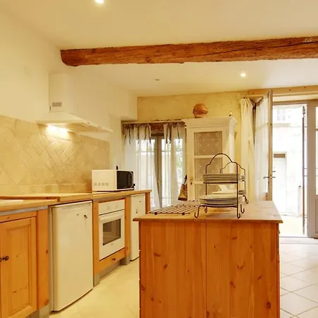 Maison Confortable A Villeneuve-les-avignon, Plancha Incluse * Villeneuve-les-Avignon