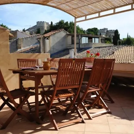 Holiday home Maison Confortable A Villeneuve-les-avignon, Plancha Incluse Villeneuve-les-Avignon