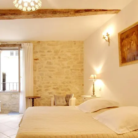 Maison Confortable A Villeneuve-les-avignon, Plancha Incluse Holiday home